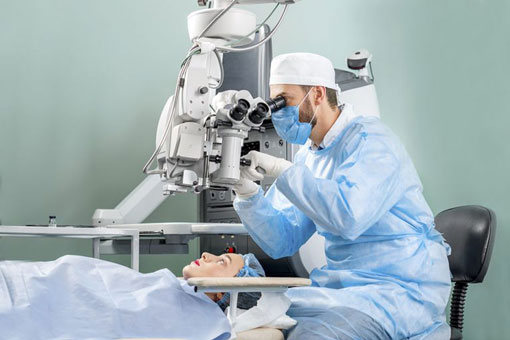 Choose Eye Consultants for PRK Eye Surgery